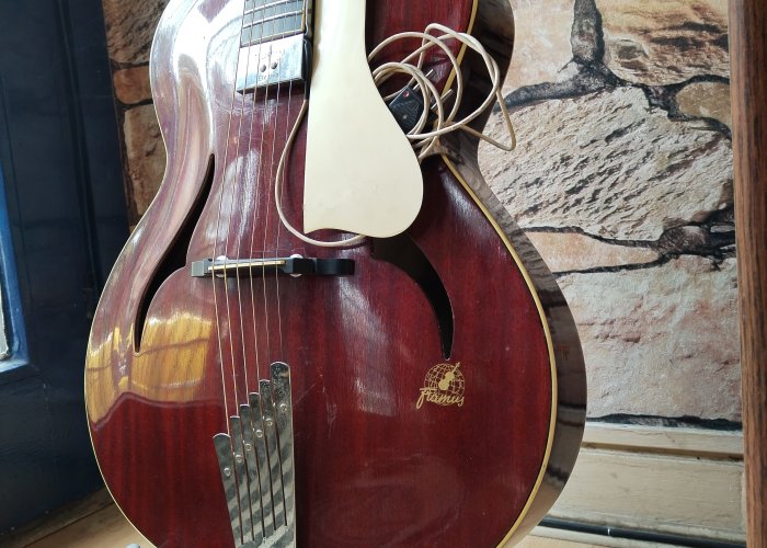 Nyak kivétel és visszaragasztás — Funfret Guitar Service