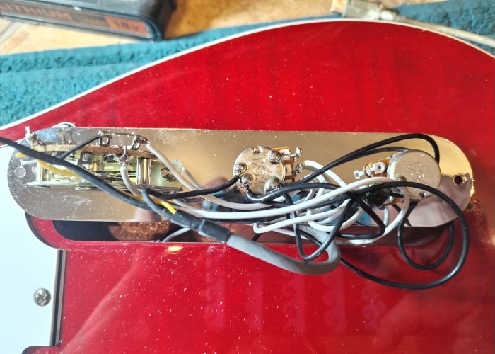 Elektronika tuning — Funfret Guitar Service