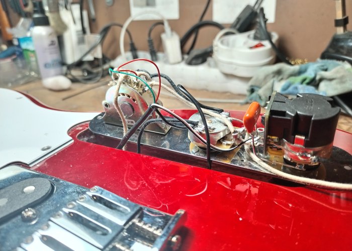 Elektronika tuning — Funfret Guitar Service